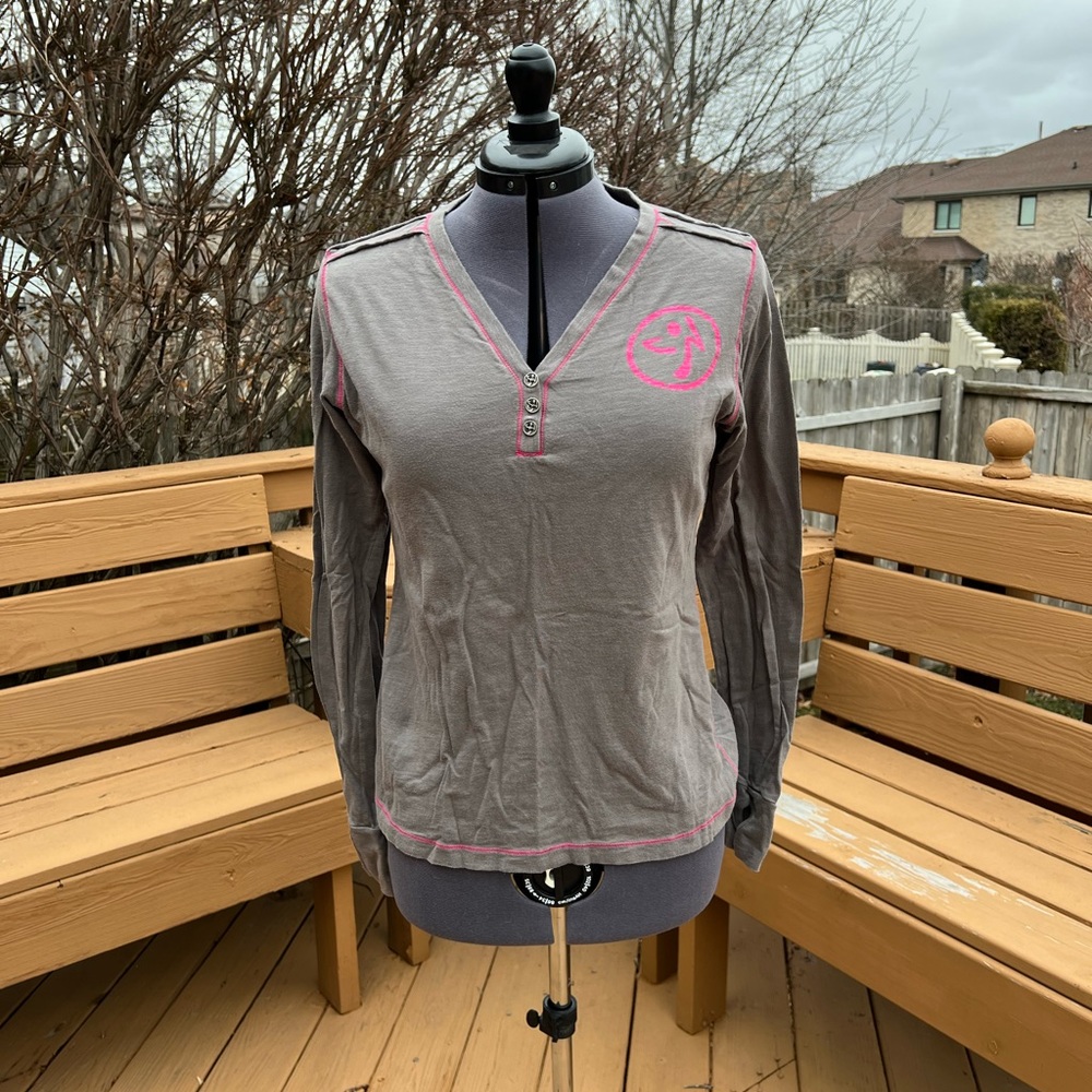 Zumba Women’s Long Sleeve Henley Gray & Pink Size L